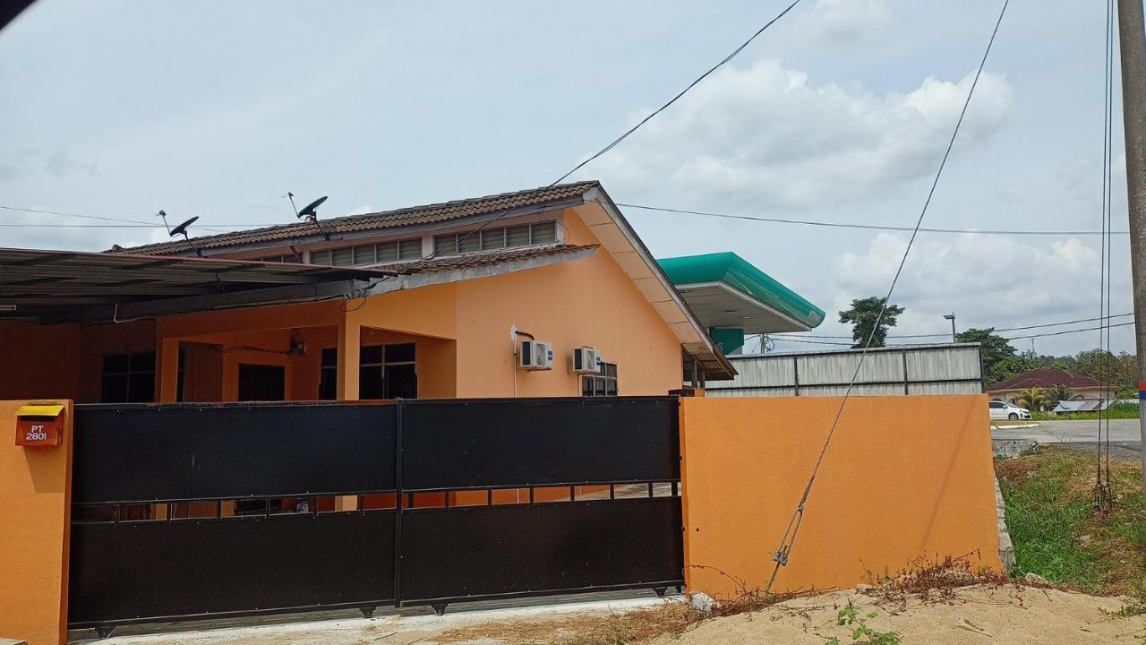 Ns Homestay Private Pool Танах-Мерах Экстерьер фото