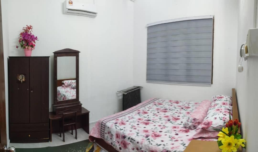 Ns Homestay Private Pool Танах-Мерах Экстерьер фото