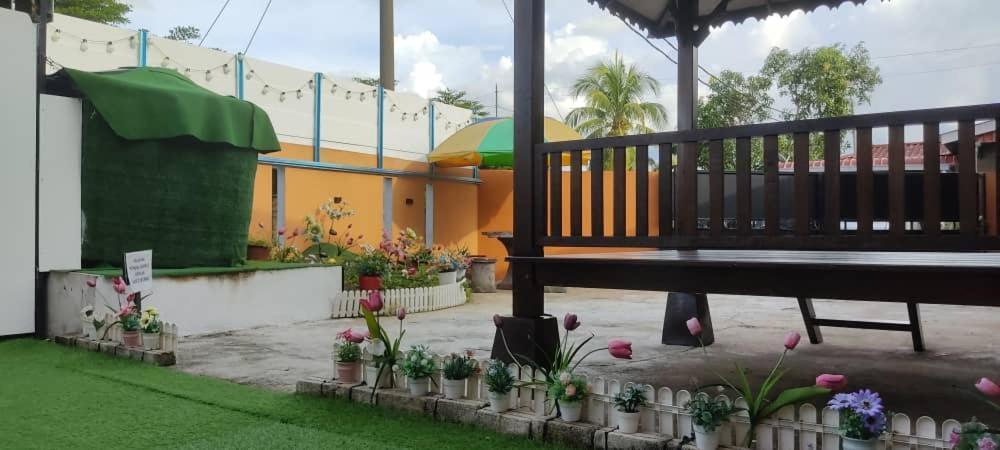 Ns Homestay Private Pool Танах-Мерах Экстерьер фото