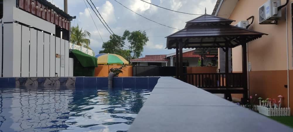 Ns Homestay Private Pool Танах-Мерах Экстерьер фото